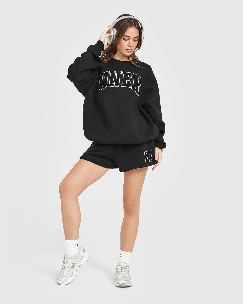 Foundations Oversized Oner 25 Sweatshirt | Black