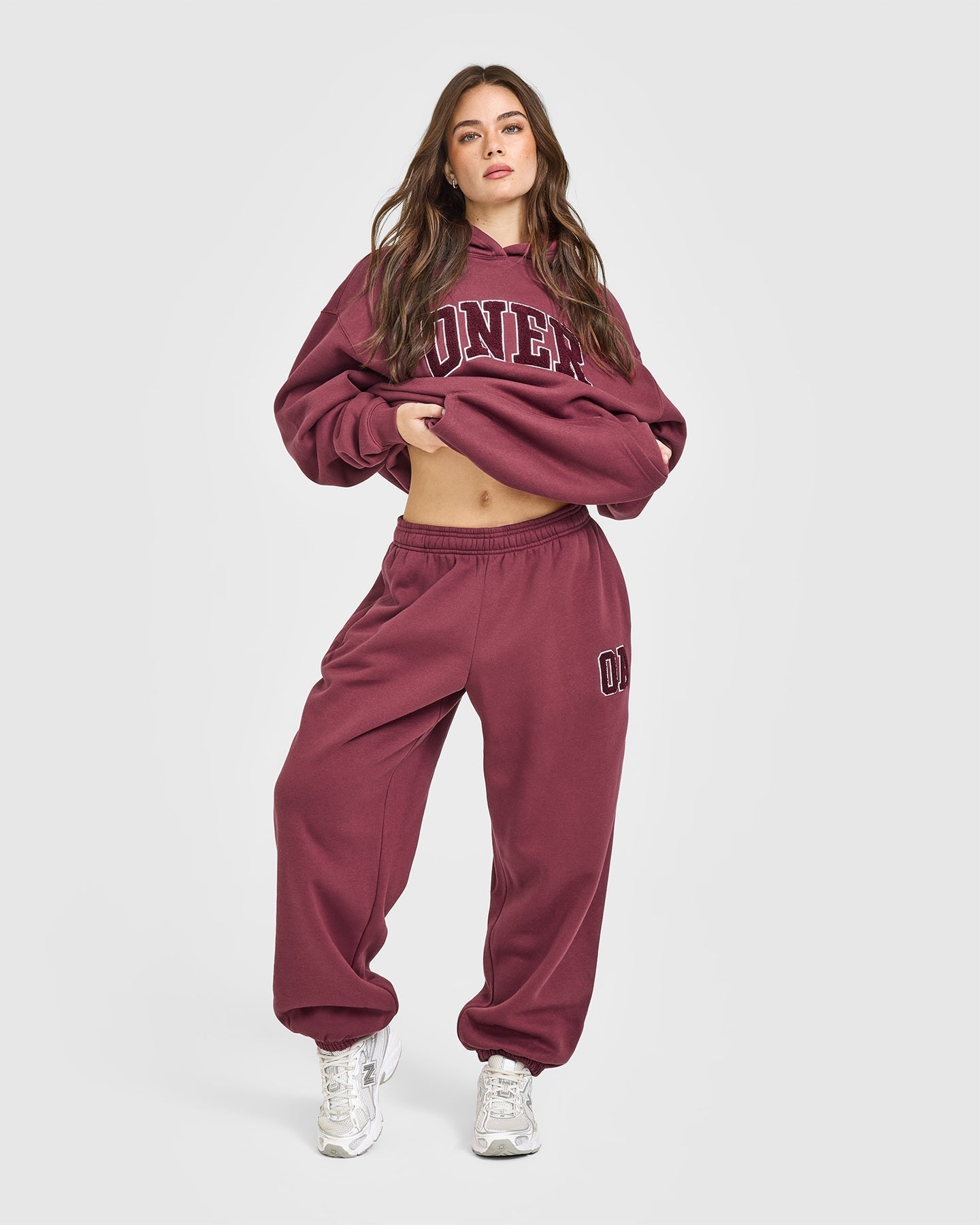 Foundations Oversized Oner 25 Joggers | Burnt Maroon