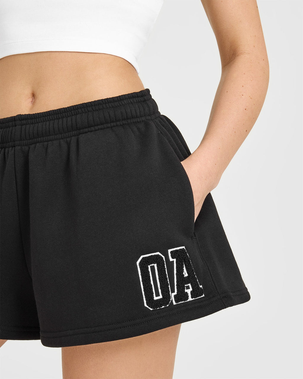 Foundations Oversized Oner 25 Shorts | Black