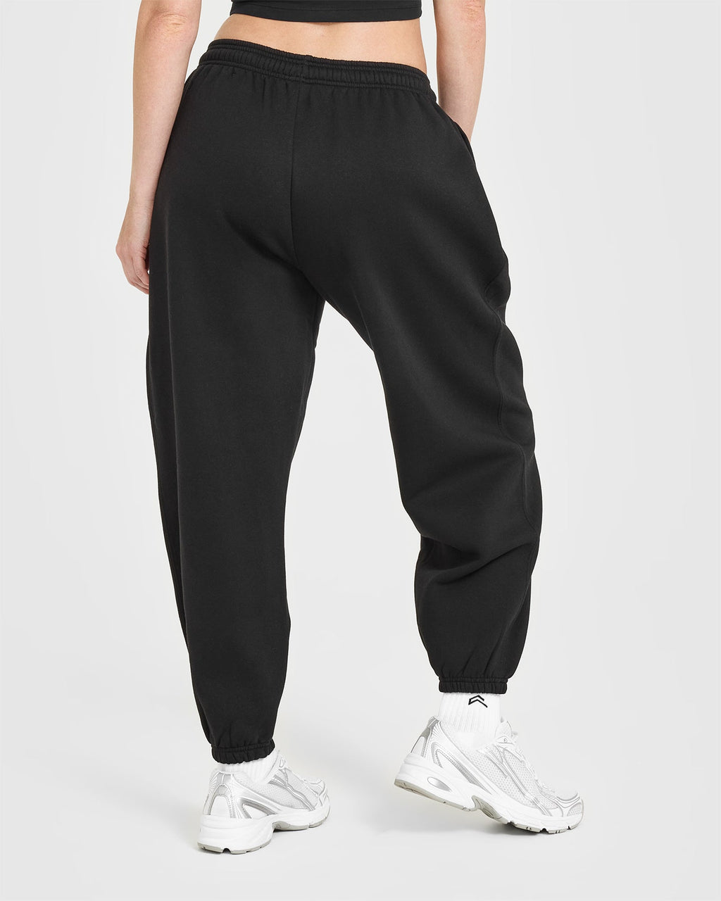 Foundations Oversized Oner 25 Joggers | Black