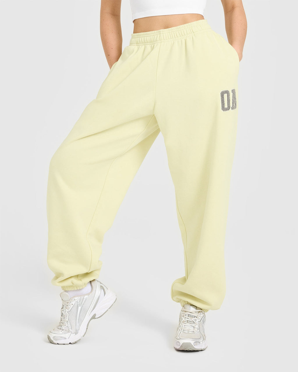 Foundations Oversized Oner 25 Joggers | Pastel Yellow